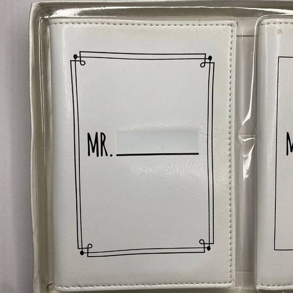 ICING MR. MRS. PASSPORT HOLDER COVER TRAVEL WEDDING NEWLY WEDS 2 PACK HONEYMOON - Picture 7 of 7